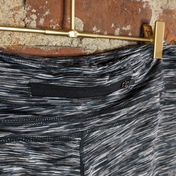 32 Degrees Cool Large Black, Brown, & White  Abstract Striped Leggings - Picture 3 of 7